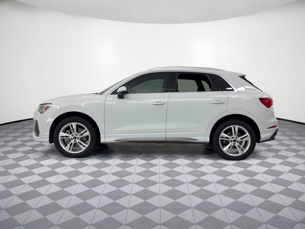 Used 2024 Audi Q3 2.0T Premium Plus AWD/4WD image 2