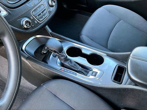 Used 2024 Chevrolet Malibu LT image 17