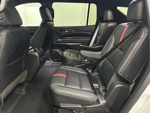 Used 2025 Chevrolet Traverse RS w/ LPO, Floor Liner Package AWD/4WD image 21