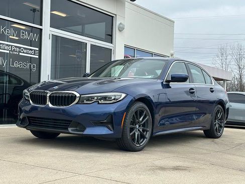 Used 2020 BMW 330i xDrive Sedan w/ Premium Package image 3