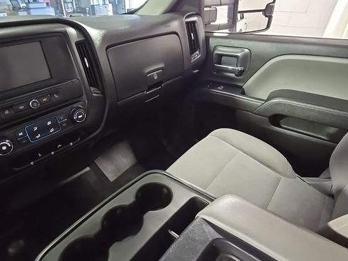 Used 2019 GMC Sierra 2500 4x4 Crew Cab w/ Sierra Convenience Package image 26