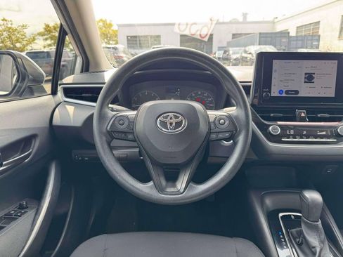 Used 2025 Toyota Corolla LE w/ Convenience Package FWD image 22