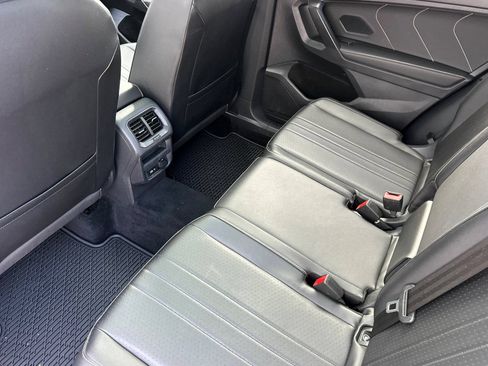 Used 2022 Volkswagen Tiguan SE R-Line AWD/4WD image 12