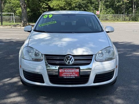 Used 2009 Volkswagen Jetta S FWD image 2