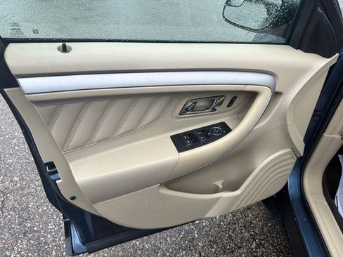 Used 2018 Ford Taurus SE FWD image 9