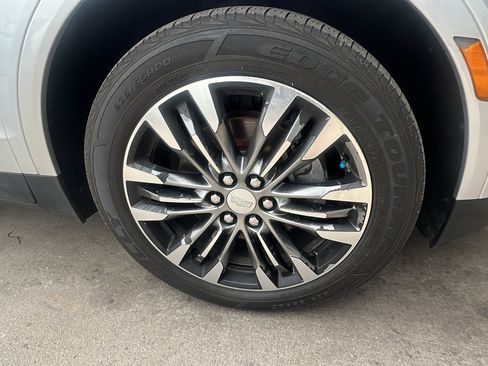 Used 2017 Cadillac XT5 Premium Luxury AWD/4WD image 9