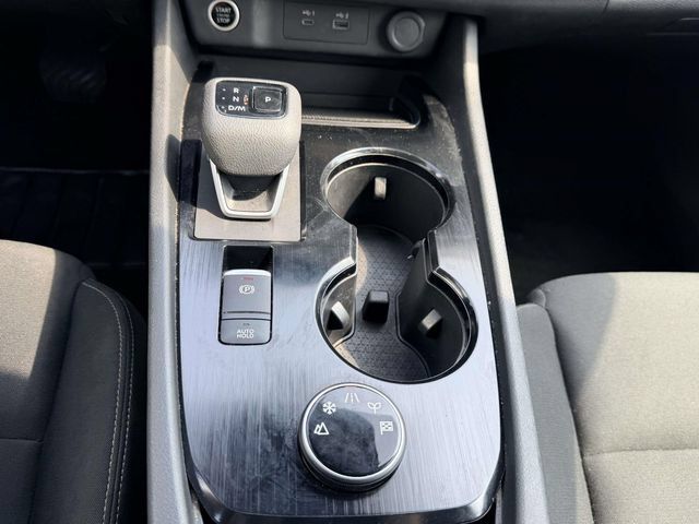 Used 2023 Nissan Rogue S AWD/4WD image 22