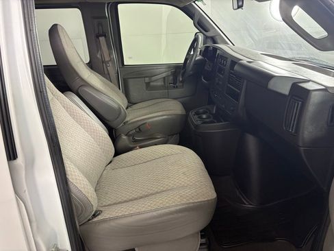 Used 2023 Chevrolet Express 3500 LT w/ LT Preferred Equipment Group RWD image 34