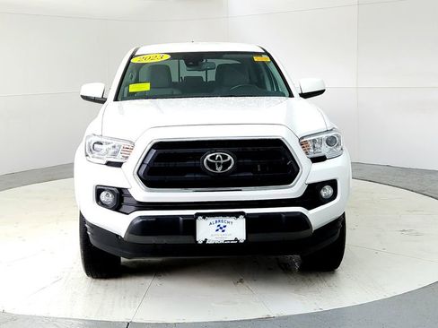 Certified 2023 Toyota Tacoma SR5 AWD/4WD image 8