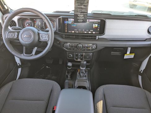 New 2025 Jeep Gladiator Sport AWD/4WD image 12