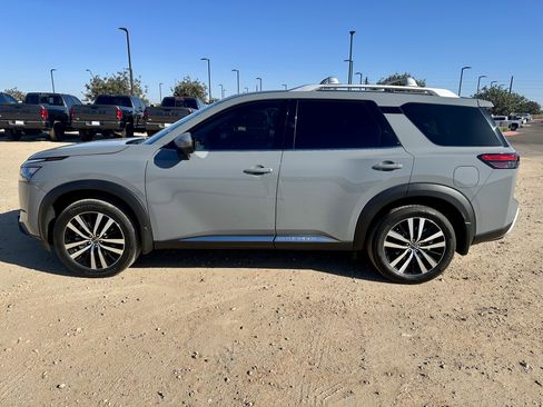 Used 2025 Nissan Pathfinder Platinum w/ Cargo Package FWD image 2