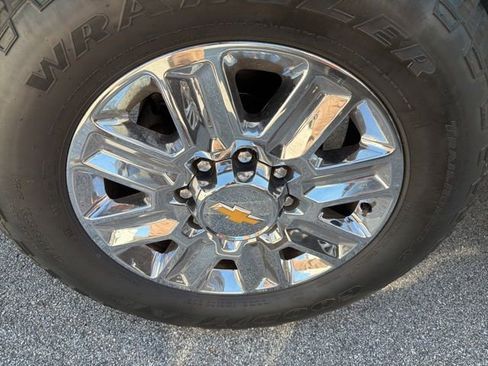Used 2024 Chevrolet Silverado 2500 High Country w/ LPO, Dark Essentials Package AWD/4WD image 18