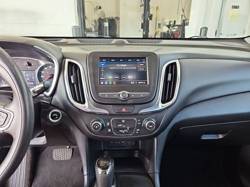 Used 2021 Chevrolet Equinox LT AWD/4WD image 16
