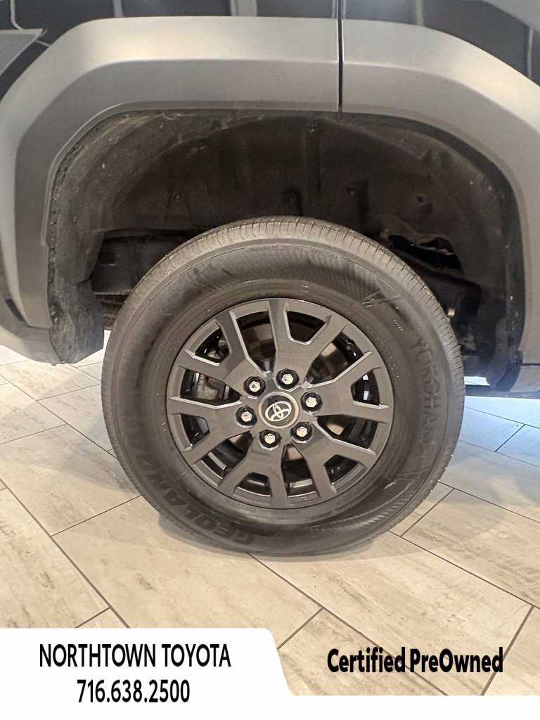 Used 2025 Toyota 4Runner SR5 AWD/4WD image 11