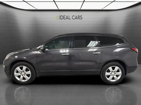 Used 2016 Chevrolet Traverse LT w/ Style and Technology Package FWD image 8