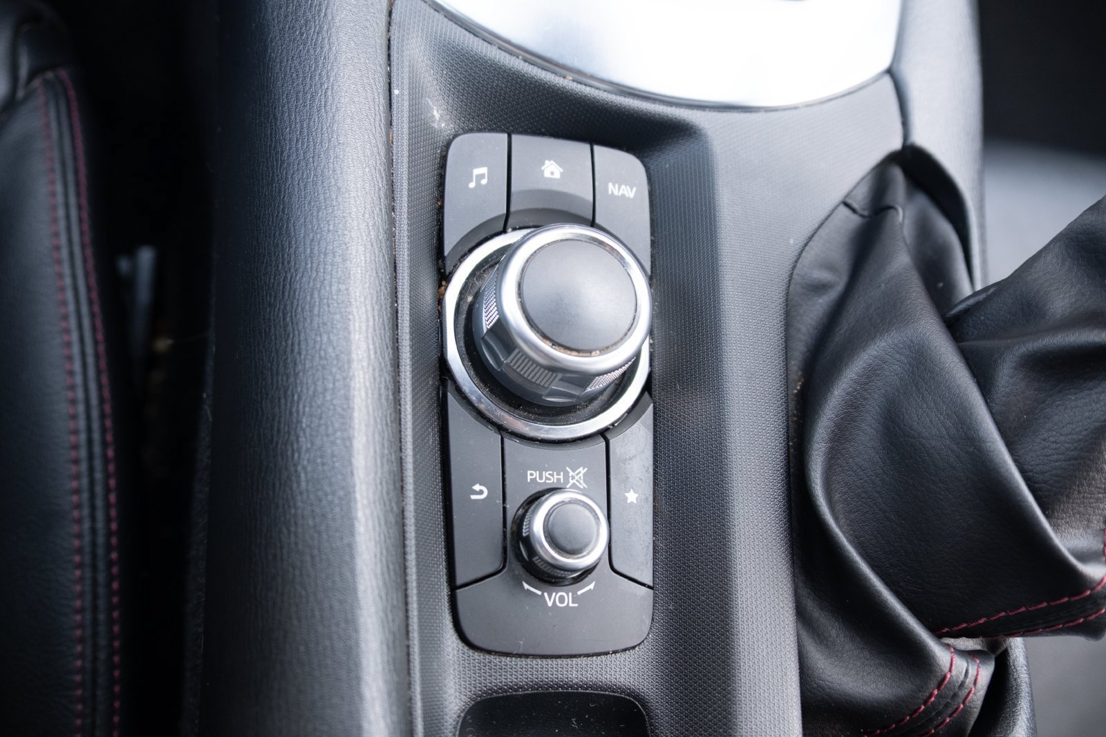 Used 2018 MAZDA MX-5 Miata RF Grand Touring RWD image 3