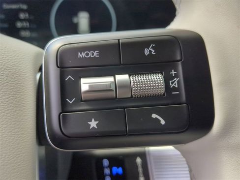 Used 2024 Hyundai Santa Fe Limited image 15