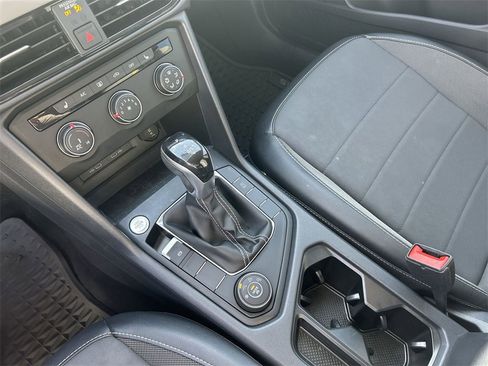 Used 2022 Volkswagen Taos SE image 21