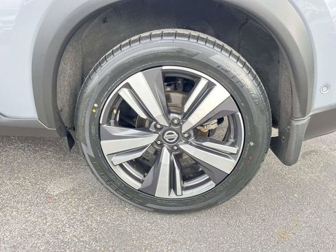 Used 2021 Nissan Rogue Platinum image 11