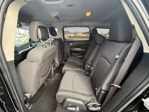 Used 2018 Dodge Journey SE w/ Popular Equipment Group FWD image 19