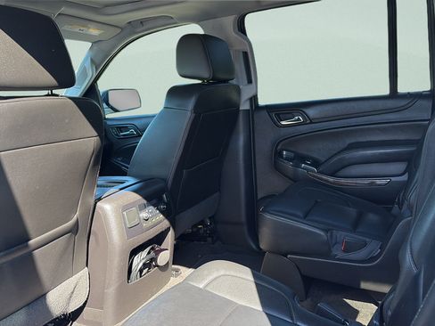 Used 2017 Chevrolet Suburban LT AWD/4WD image 27