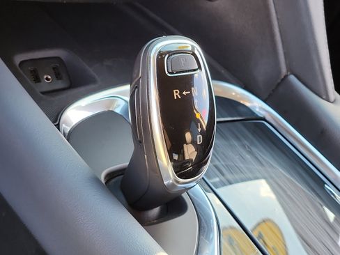 Used 2019 Buick Enclave Essence image 14