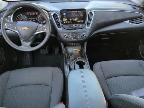 Used 2025 Chevrolet Malibu LT image 16