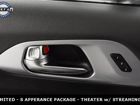 Used 2020 Chrysler Pacifica Limited w/ S Appearance Package image 23