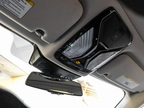 Used 2021 BMW 750i xDrive image 32