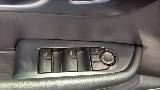 Used 2025 Buick Enclave Preferred FWD image 12