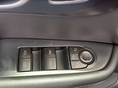 Used 2025 Buick Enclave Preferred FWD image 12