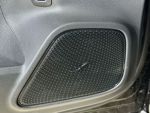 Used 2026 Mercedes-Benz GLB 250 4MATIC image 23