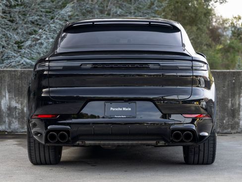 Certified 2025 Porsche Cayenne GTS image 10