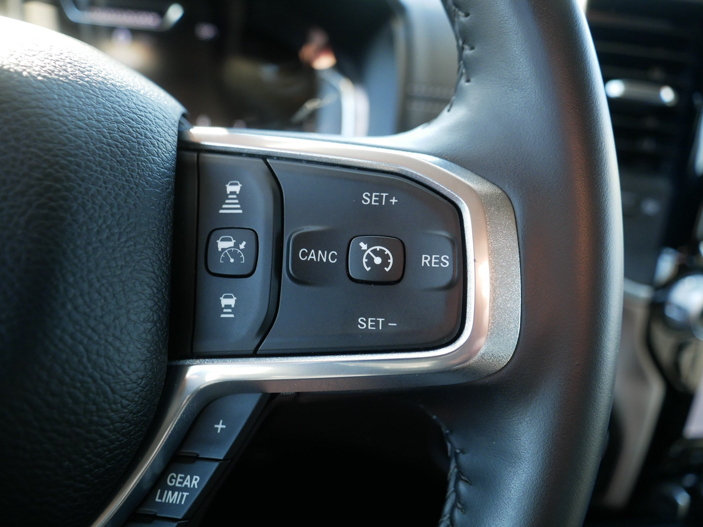 Used 2024 RAM 2500 Laramie w/ Safety Group AWD/4WD image 29