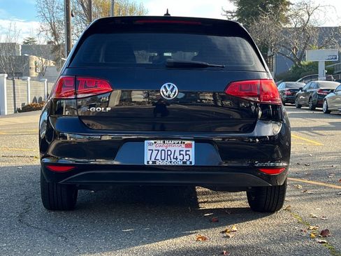 Used 2016 Volkswagen e-Golf SE w/ DC Fast Charging Package image 9