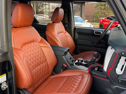 Used 2025 Ford Bronco Heritage Edition AWD/4WD image 16