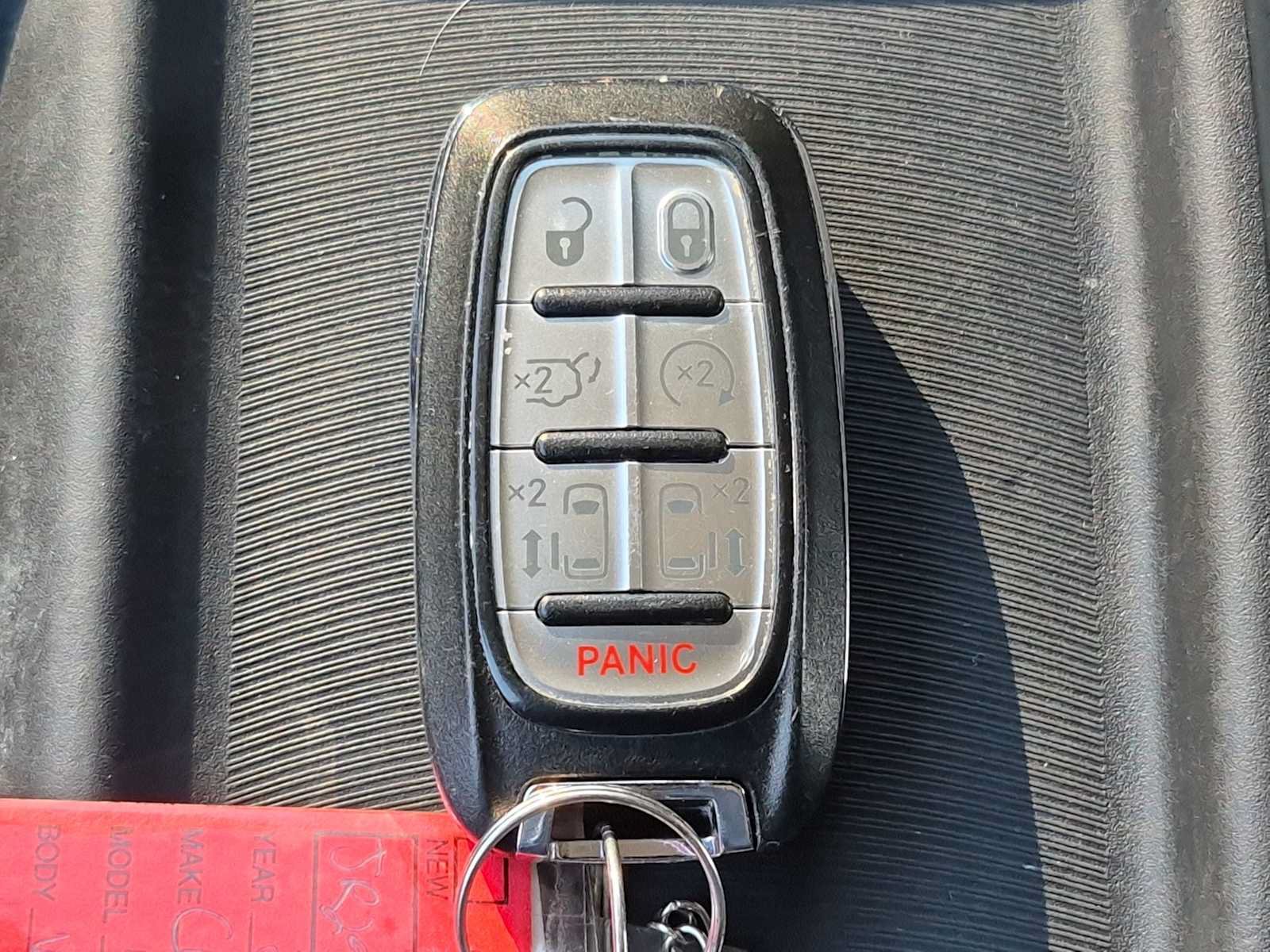 Used 2018 Chrysler Pacifica Touring-L FWD image 31