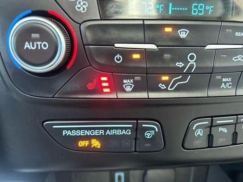 Used 2018 Ford Escape Titanium image 22