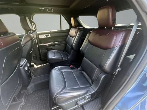 Used 2020 Ford Explorer Platinum w/ Premium Technology Package AWD/4WD image 22