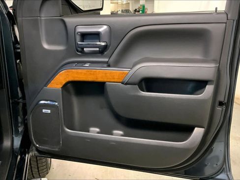 Used 2018 Chevrolet Silverado 1500 High Country image 22