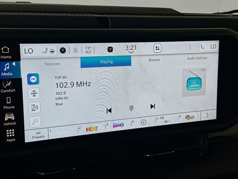 Used 2025 Jeep Wrangler Sahara image 21