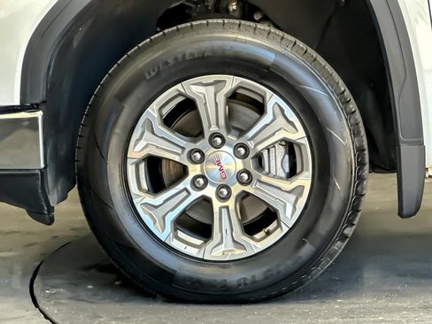 Used 2025 GMC Sierra 1500 SLT AWD/4WD image 24
