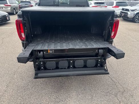 Used 2023 GMC Sierra 1500 Denali AWD/4WD image 10