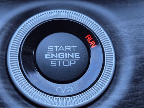 Certified 2023 Jeep Grand Cherokee Limited w/ Trailer Tow Prep Group (B) image 25