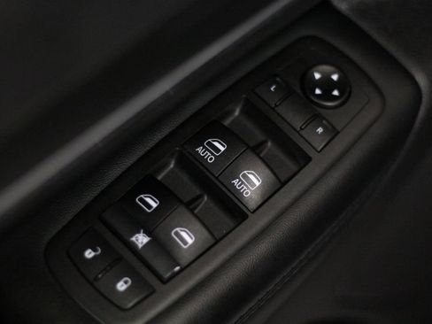 Used 2021 Jeep Grand Cherokee Limited w/ Luxury Group II AWD/4WD image 44