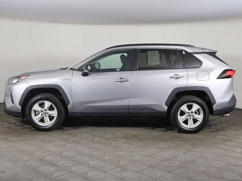Used 2021 Toyota RAV4 LE AWD/4WD image 14