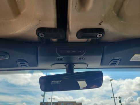 Used 2023 Jeep Wrangler Unlimited Sahara AWD/4WD image 30