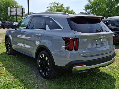 Certified 2026 Kia Sorento EX w/ EX Premium Package FWD image 4