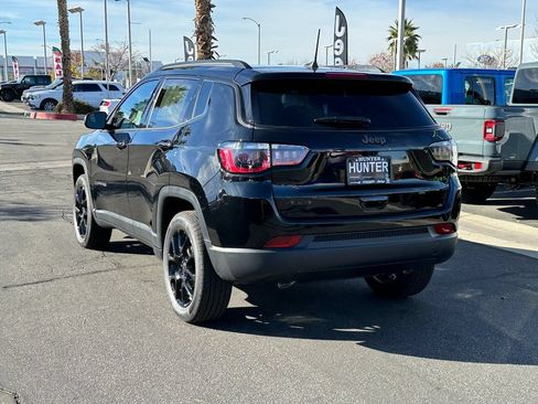 New 2026 Jeep Compass Latitude w/ Sun and Sound Group AWD/4WD image 4