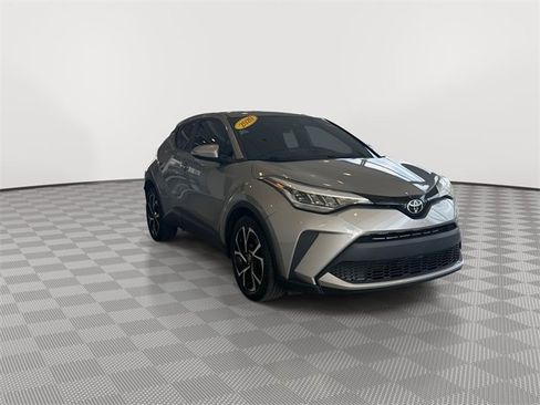 Used 2020 Toyota C-HR XLE image 2